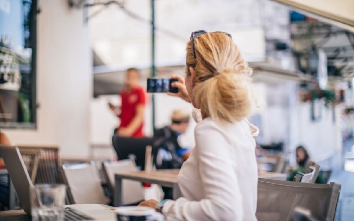 Persoonlijk contact in informele sfeer, passend bij onze belofte